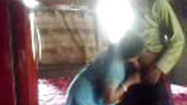 Young หนัง x แบบ วีดีโอ brunette loves sucking big cock of one masseur guy