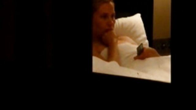 เธอให้ วีดีโอ x เกาหลี blowjob ที่ดีกับแฟนของเธอ