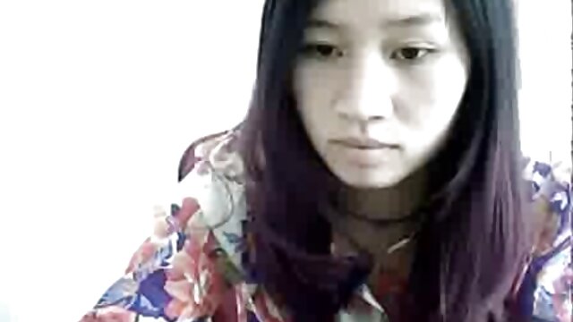 แม่เลี้ยงชาวรัสเซีย Casca Akashova ให้ blowjob และ titjob ในตอนเช้า วีดีโอ หนัง เอ็ ก