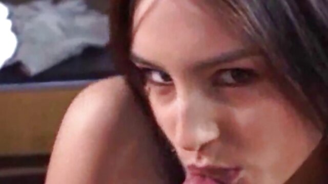 ที่สวยงาม ไม้มะเกลือ dominatrix facesits เธอ ทาส หลังจาก ดู วีดีโอ xxx เธอ ขี่ ของเขา dick